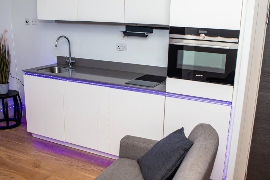 Stunning 1-Bedroom Flat In London! Екстериор снимка